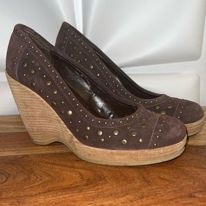 On Your Feet leather wedge shoe